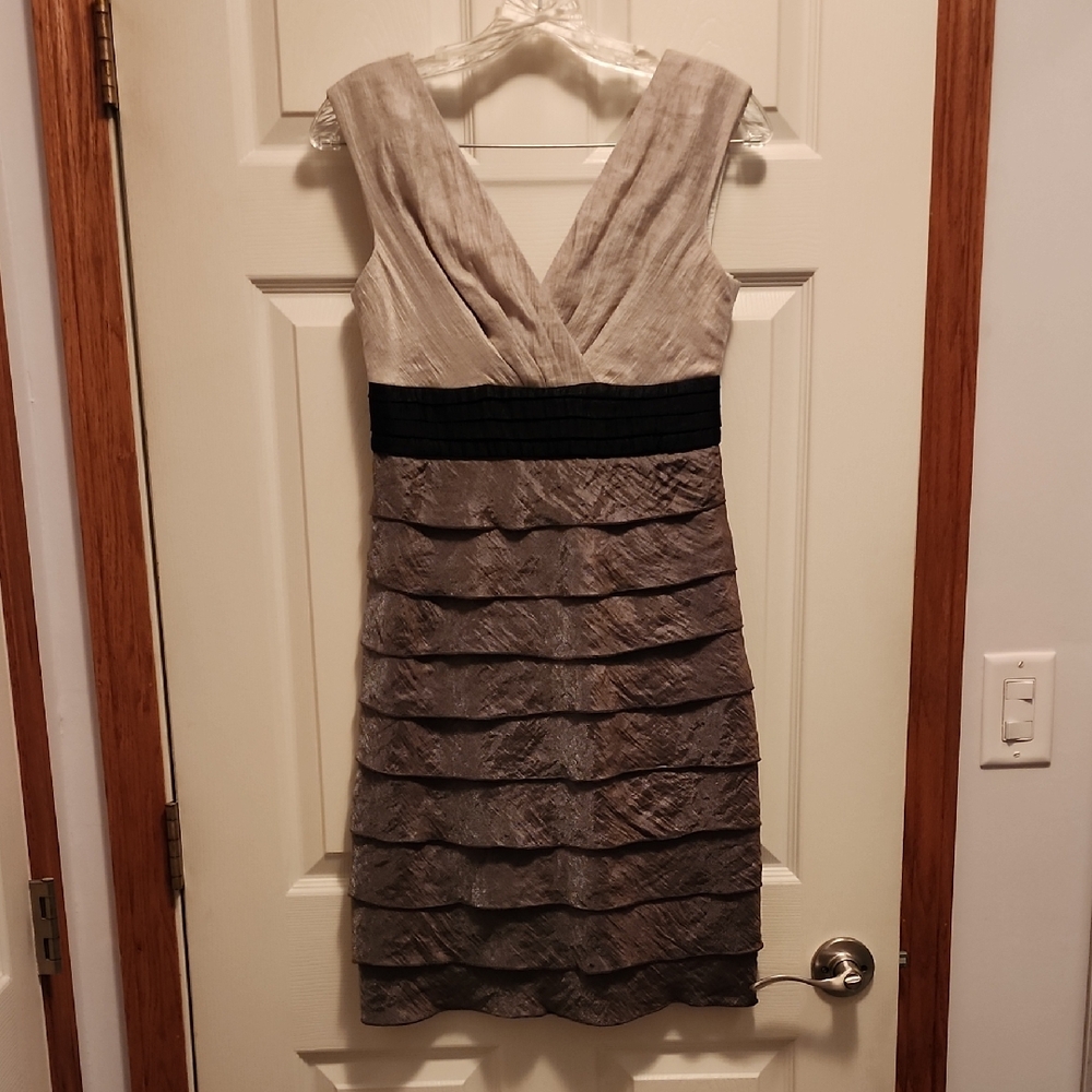 I.N. Studio Elegant Black and Gray Layered Midi Dress